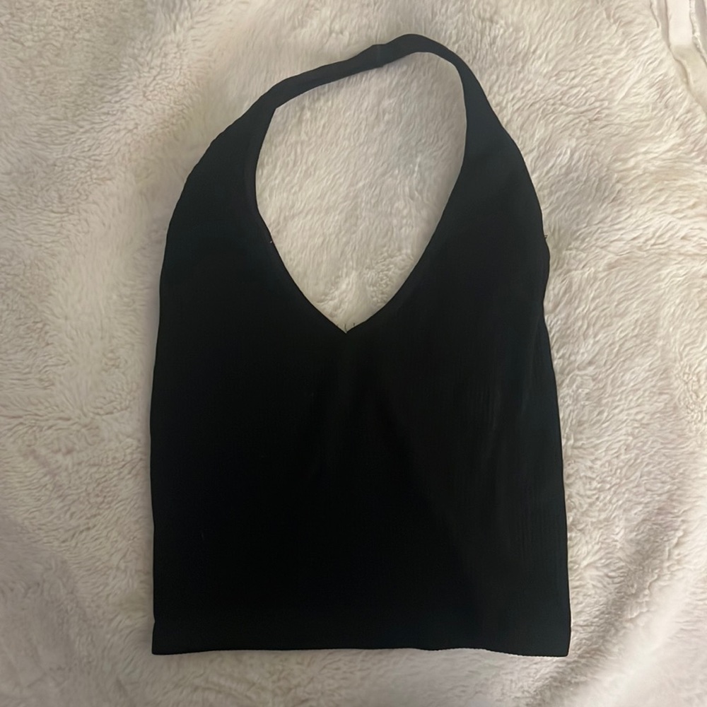 Black tight and cropped halter top 💋